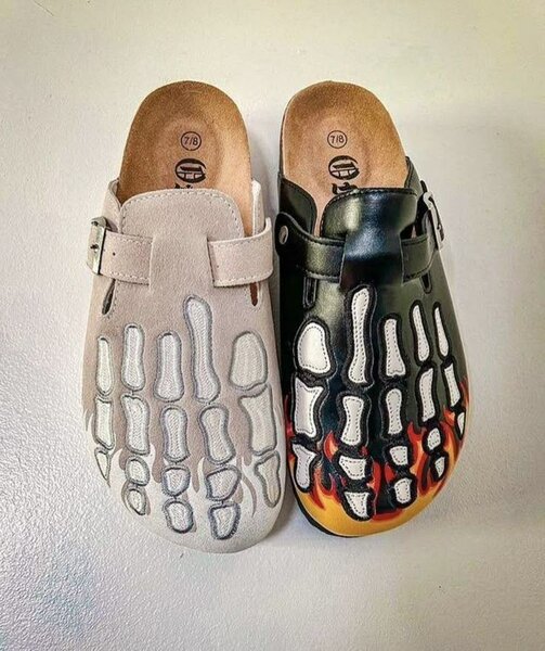 Sabots unisex squelettes