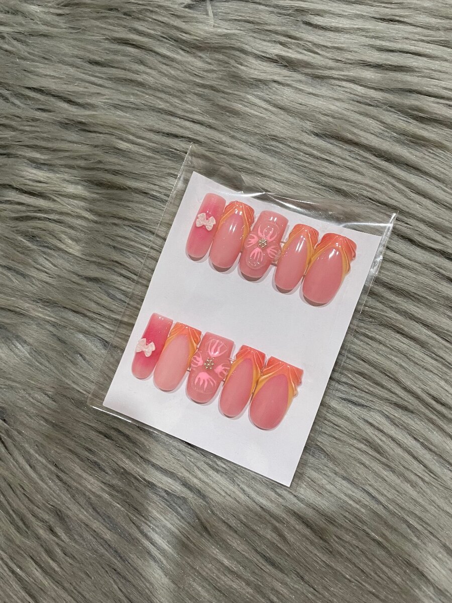 Press on nails