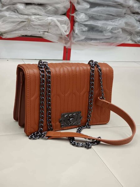 Cross hand bags