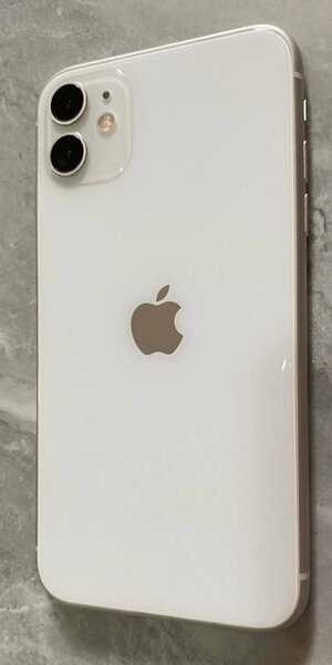 iPhone11    64gig