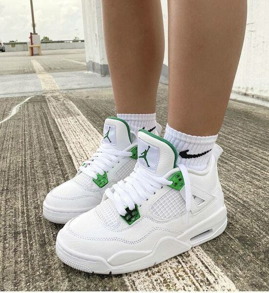 Chaussure Jordan 4