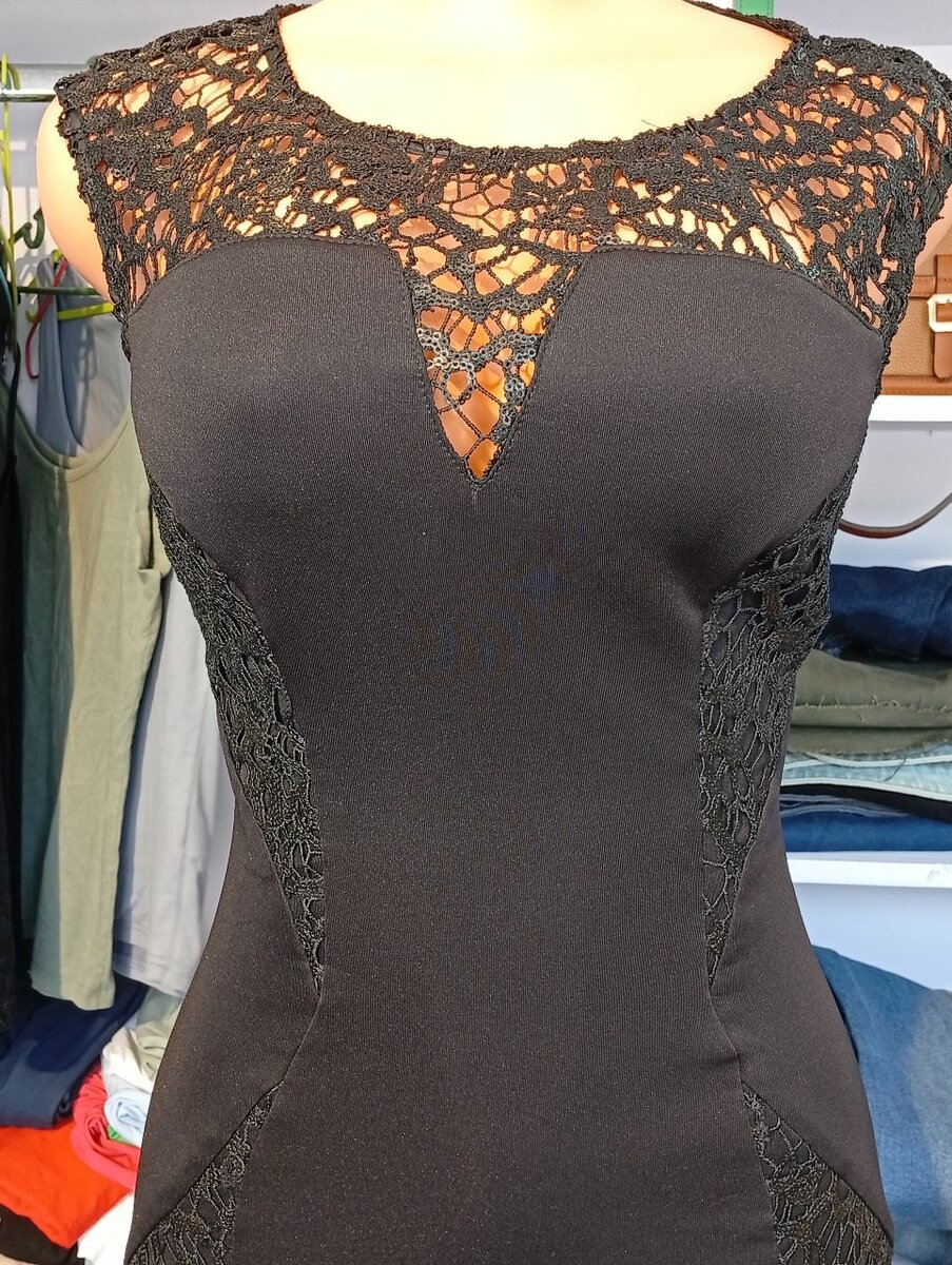 Black elegant dress