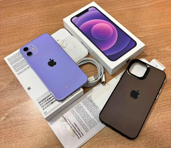 iPhone 12 simple