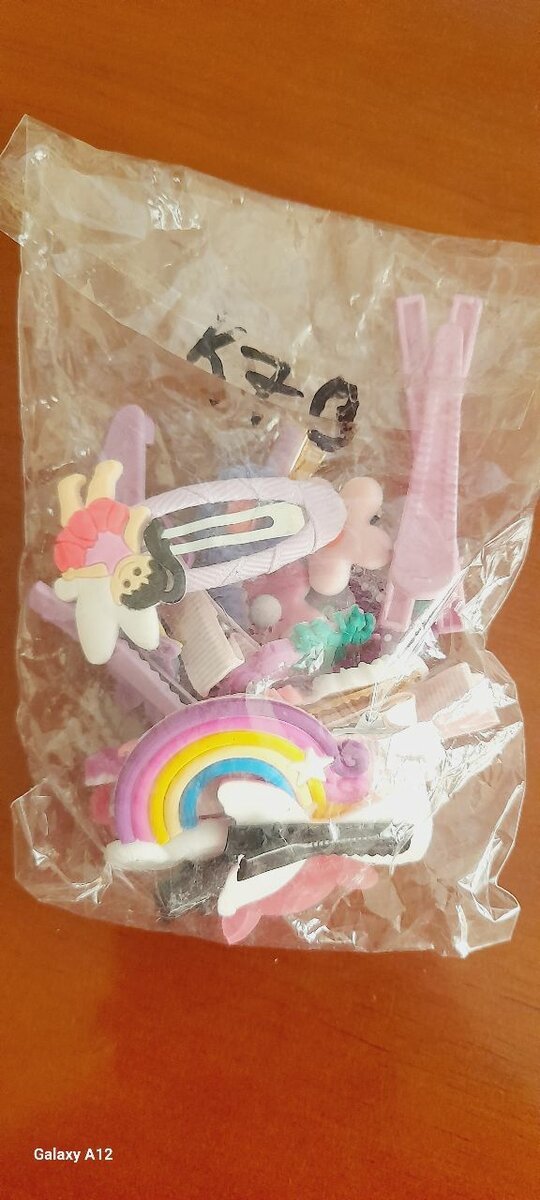girls hair clip on