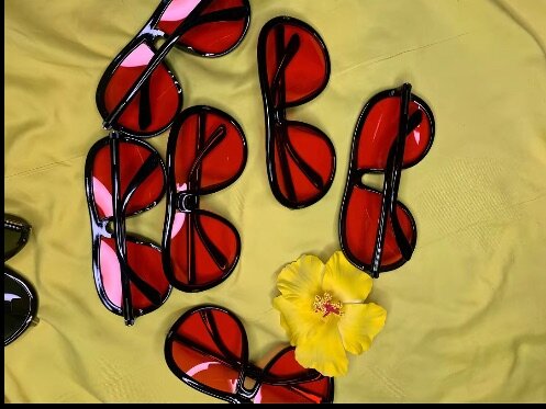 Lunettes de soleil rétro colorées