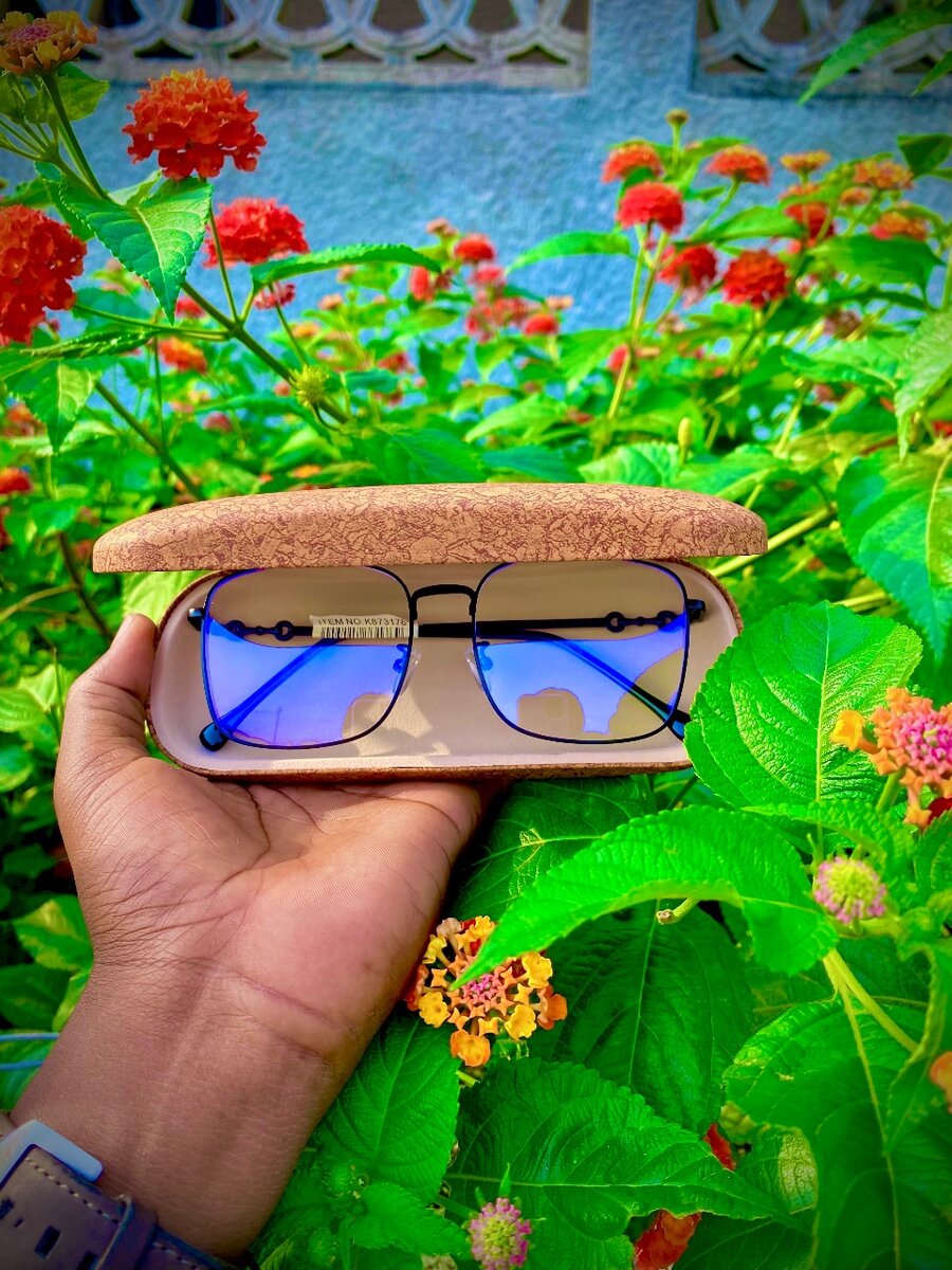 Lunette anti-reflets, anti-lumière bleu.