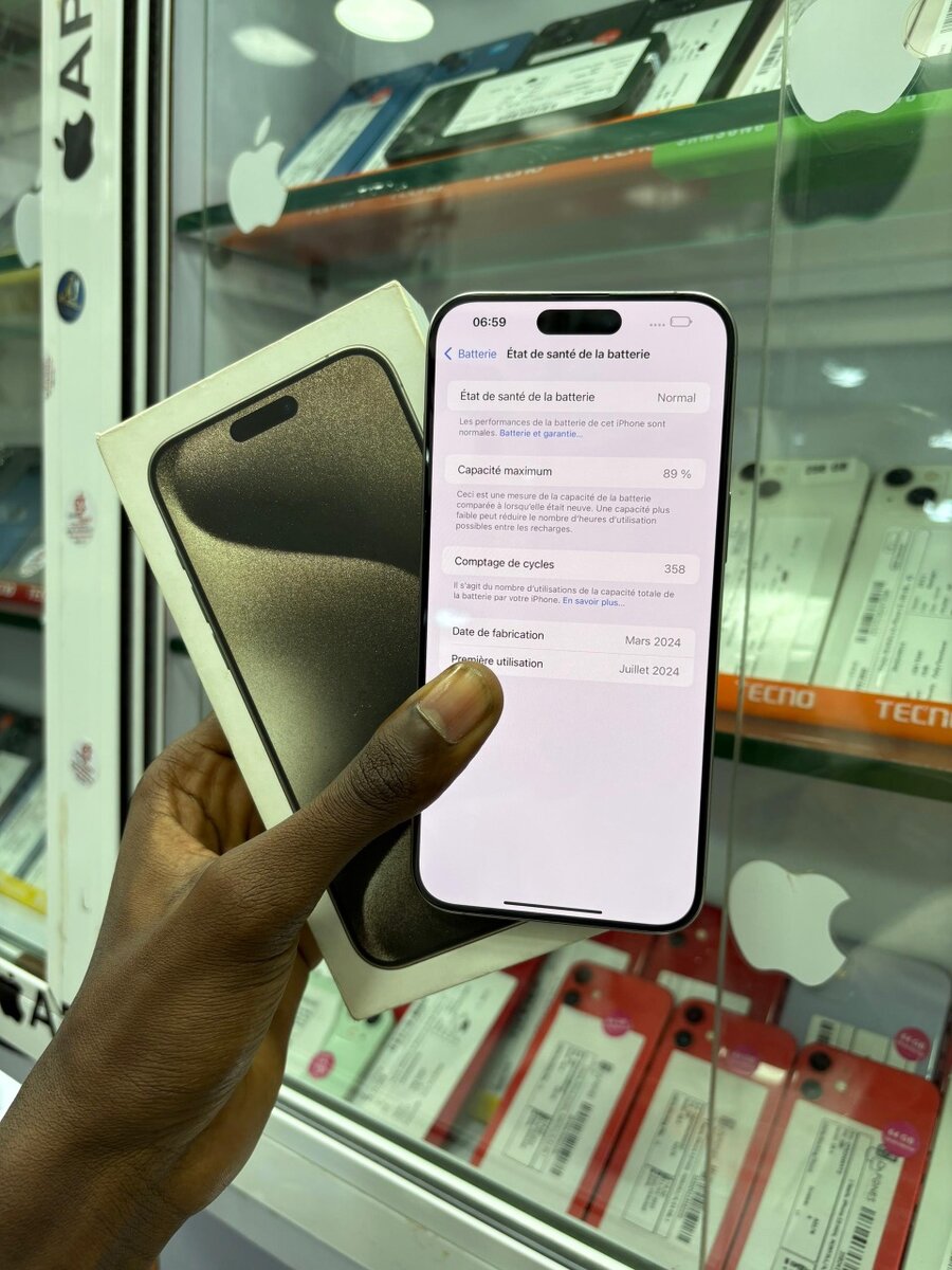 Disponible 15 Pro Max 256go