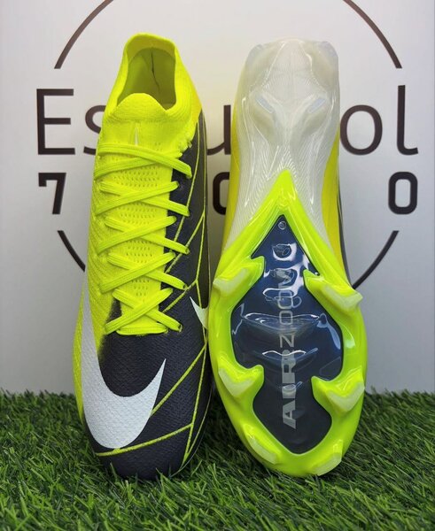 Crampons Nike