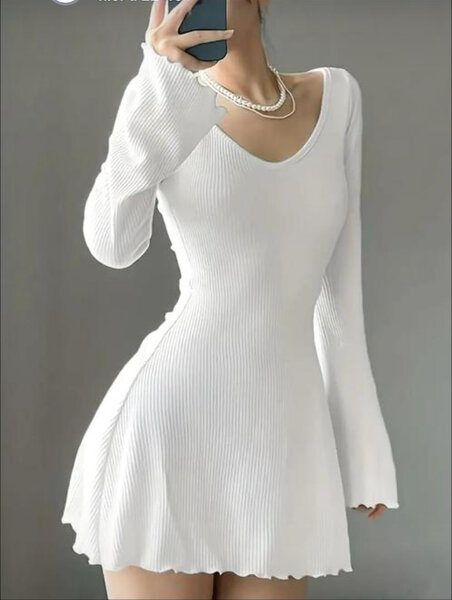 Robe pull blanc élégant