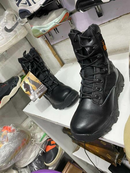 Delta boots
