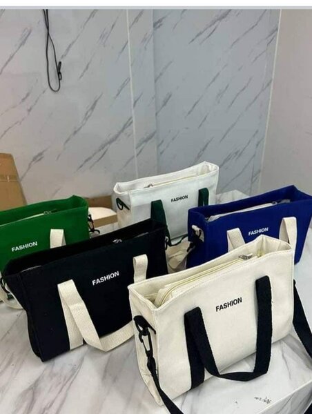 Arielle shopping