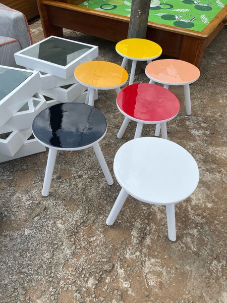 Table scandinave
