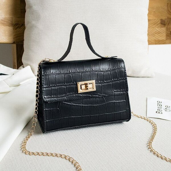 Sac à main motif crocro noir
