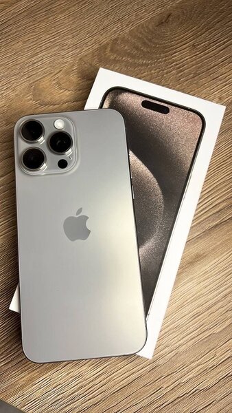 iPhone 15pro gig256gig
