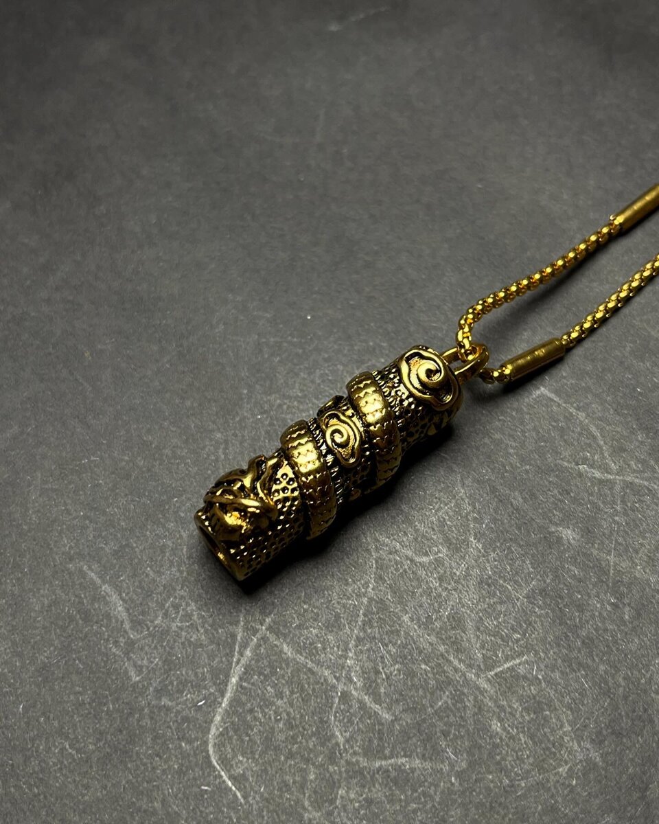 Gothic chains