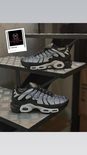 Basket Nike tn authentique ave