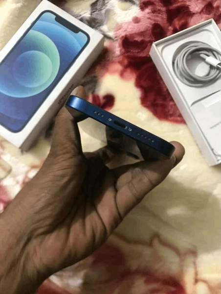 iPhone12 64/128gig