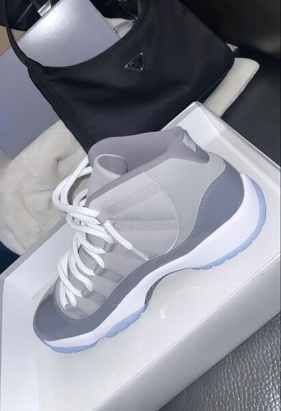 JORDAN  11