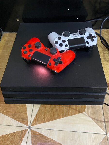 PS4 pro 1Tb