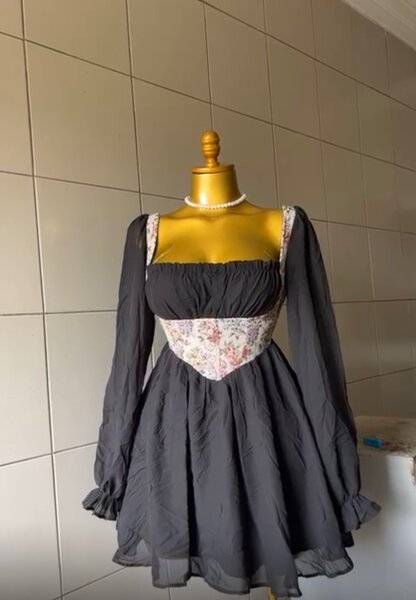 Robe élégante noire