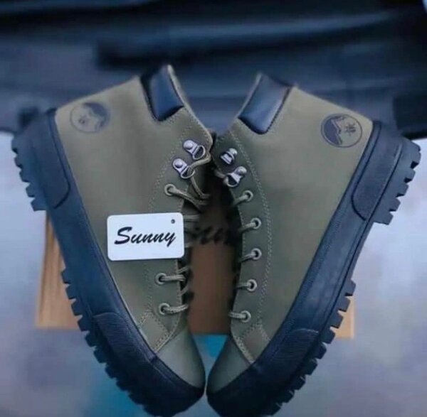 Sunny boots