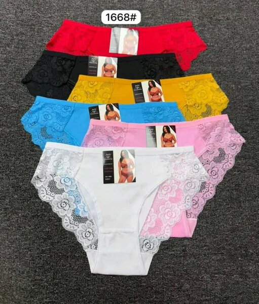 Culottes en dentelle colorées