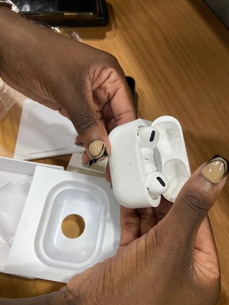AirPods