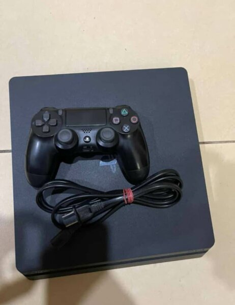 *PS4 SLIM 500GB //PS4 slim without game GHÇ 3200 //PS4 slim