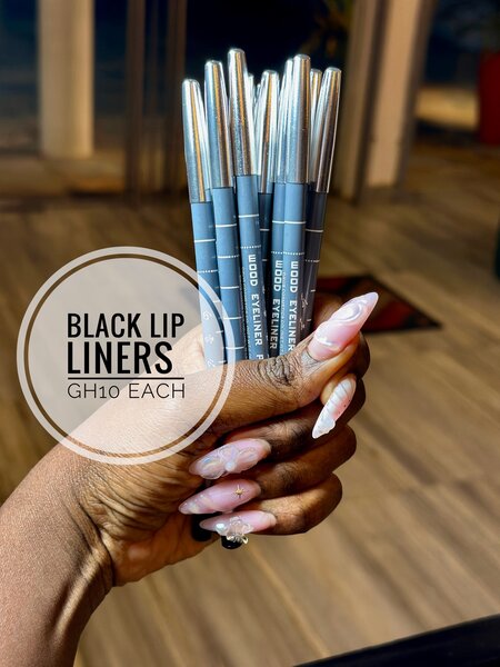Black lip liner