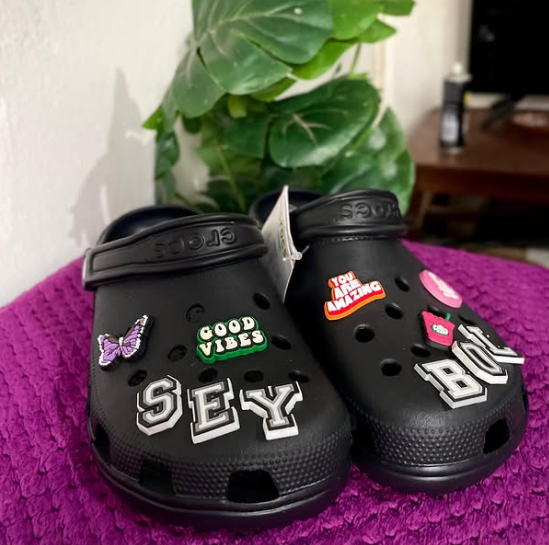 crocs