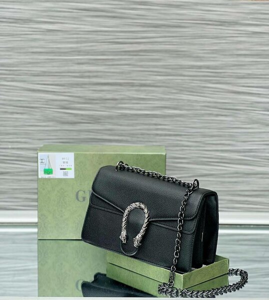 Cross body bags