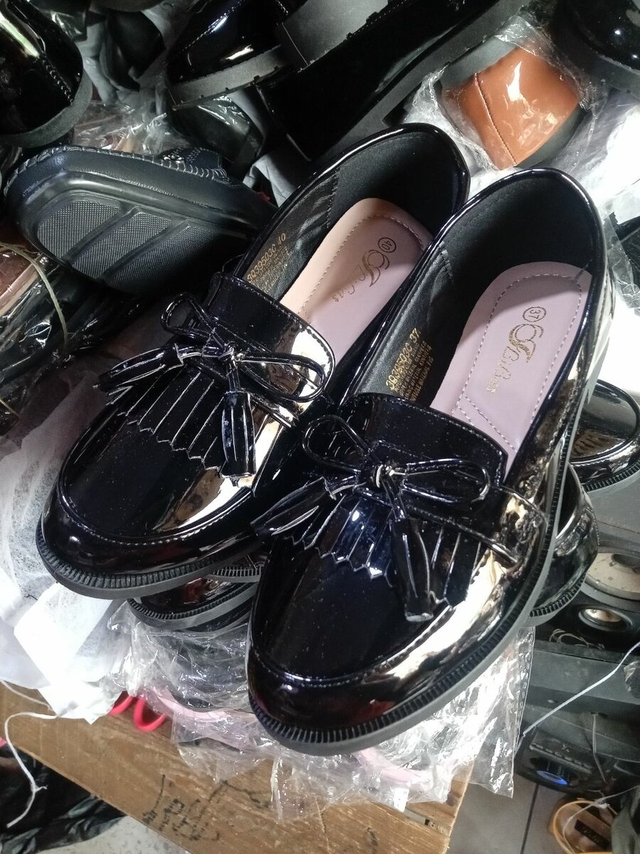 Stylish flat shoes for ladies