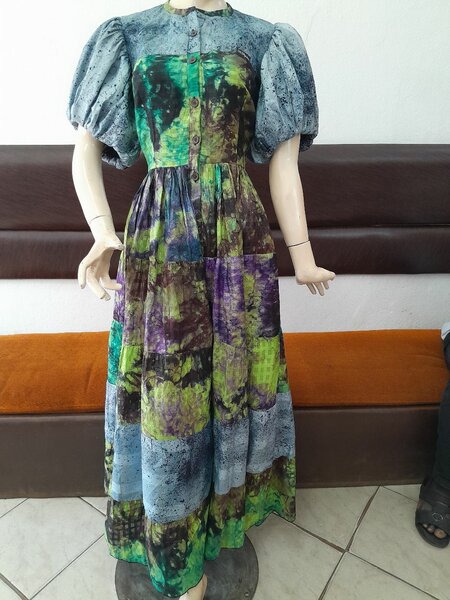 Robe vintage à manches bouffantes