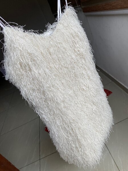 Robe blanche froufrou