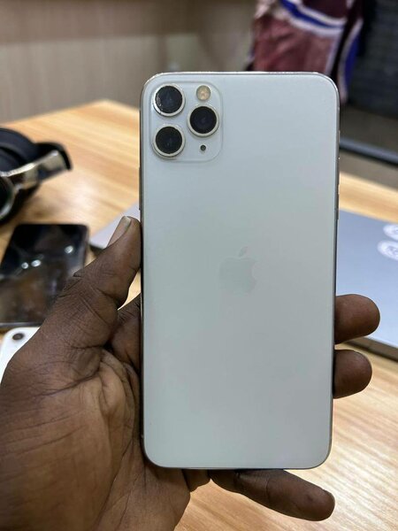 iPhone 11 simple tout passe propre