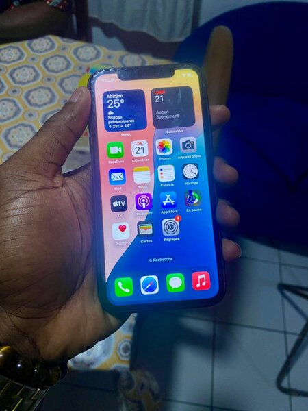 IPHONE 11