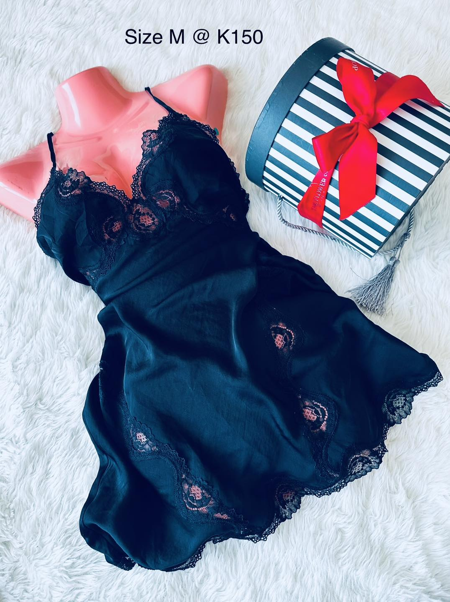 Lingerie noir