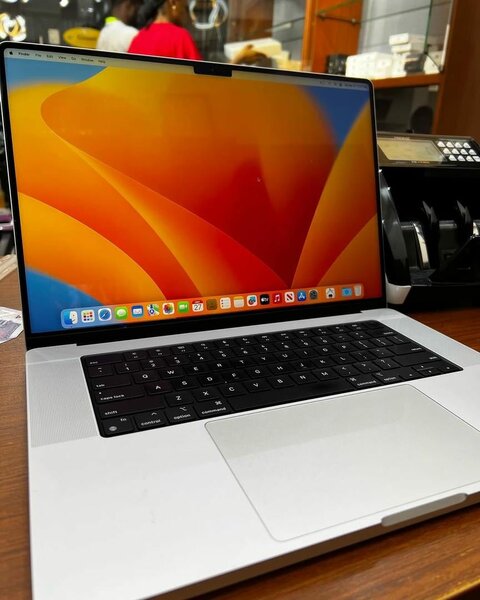 MACBOOK PRO 2023