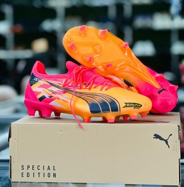 Soccer boots