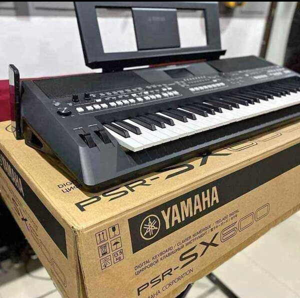 Clavier Yamaha PSR-SX600