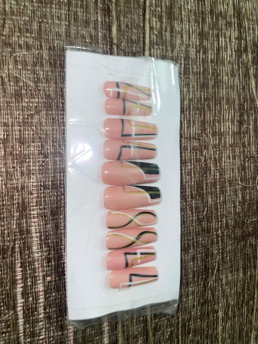 Press on nails