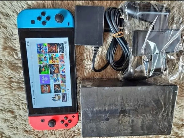Console Nintendo Switch avec Accessoires