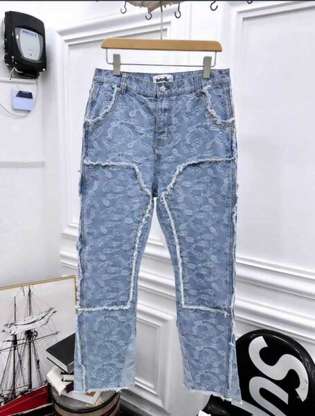 Baggy jeans