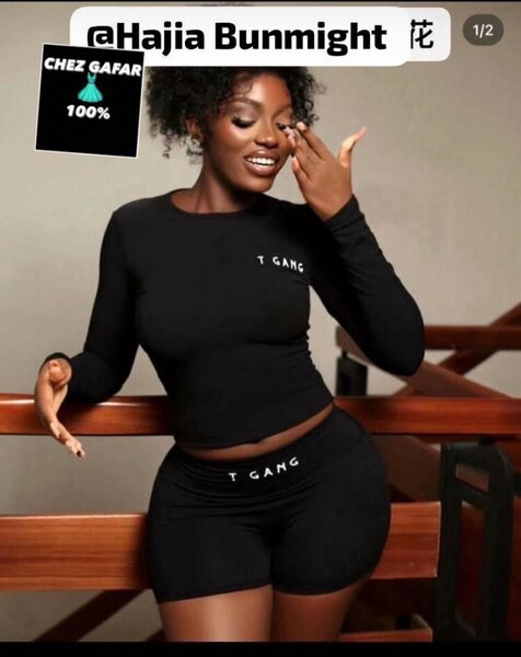 Ensemble sport femme élégant