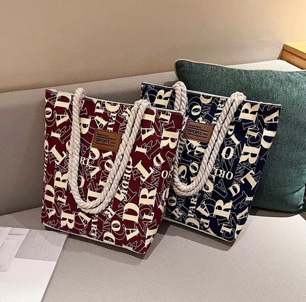 Tote bag
