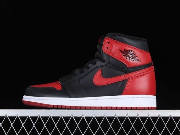 Air Jordan 1 High OG - Black Red