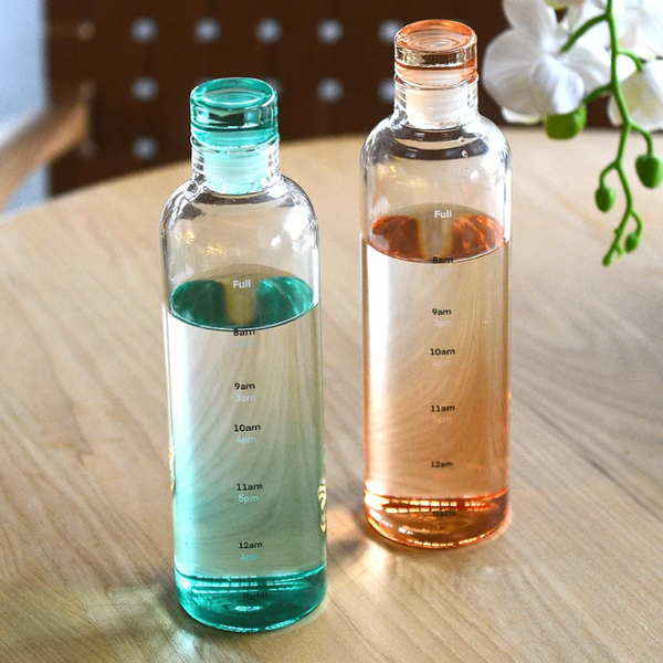 Bouteille d'eau graduée élégante