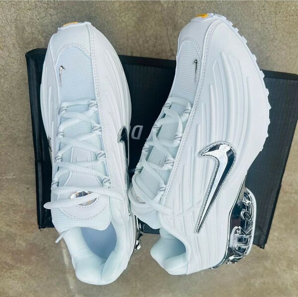 NIKE CLASSIC