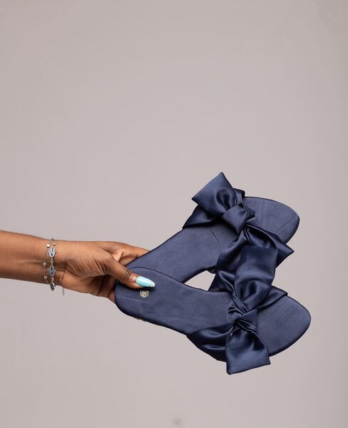 Silky bow flippon
