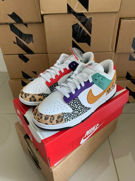 Hard Nike sneakers